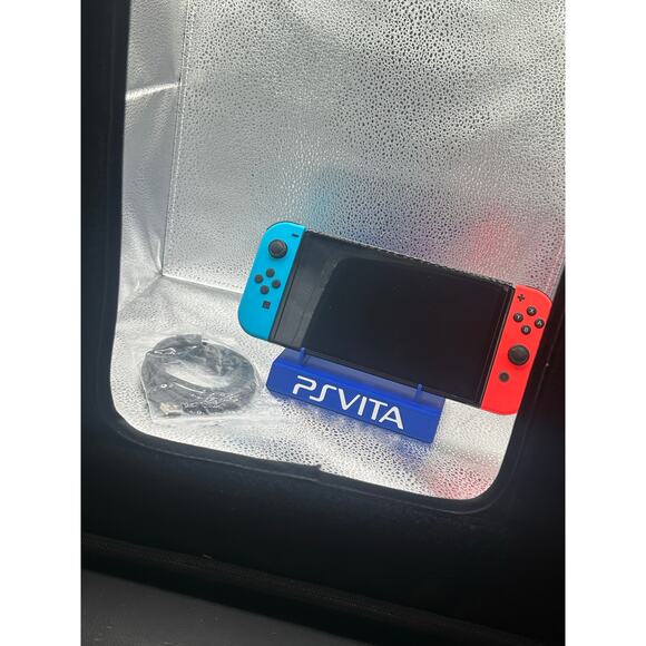 Nintendo OLED switch - Picture 1 of 8